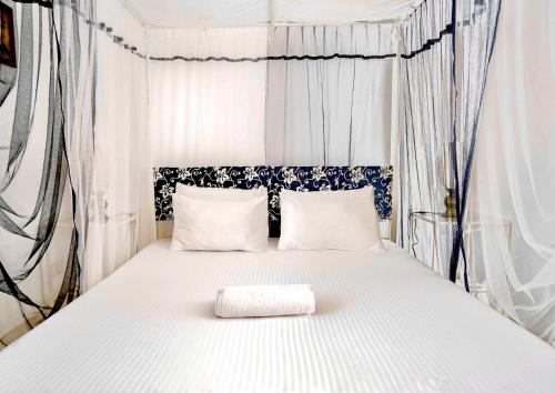 King Room image 2