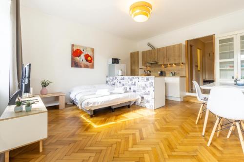  Next to stadion, near to Lainzer Tiergarten in Wien