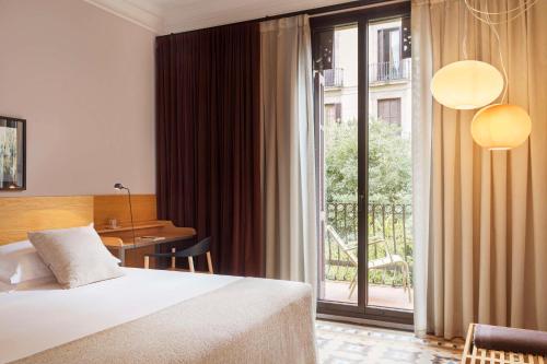Alexandra Barcelona Hotel Curio Collection by Hilton - image 4