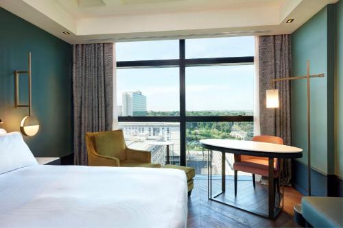 room detail thumbnail 1