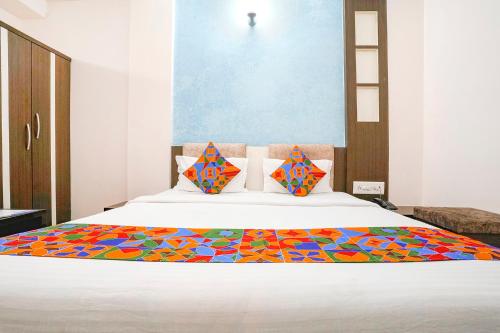 FabHotel Skylon, Near Mahatma Mandir