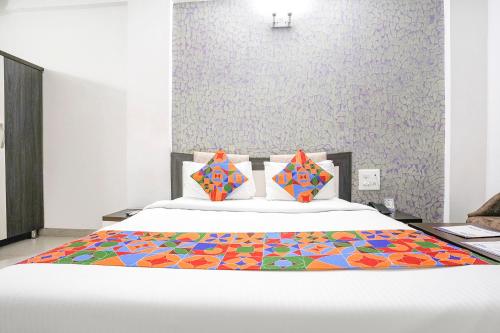 FabHotel Skylon, Near Mahatma Mandir