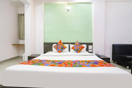 FabHotel Skylon, Near Mahatma Mandir