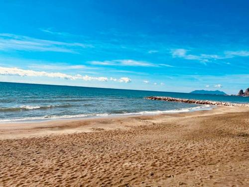 Villa GREG stupenda location sulla spiaggia con accesso diretto al mare