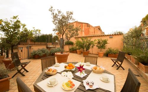 2 bedrooms, 4 beds