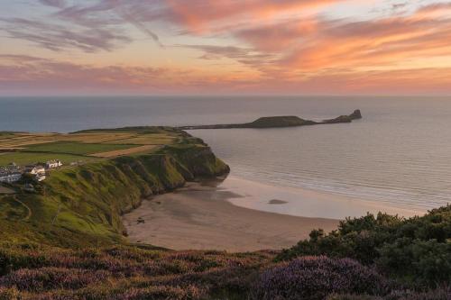 Ocean Breeze, Gower Holiday Village. Allows Dogs