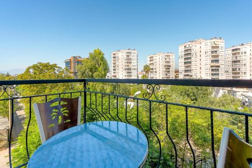 Comfy Flat with Balcony 10 min to Hadrian Gates - Location saisonnière - Antalya