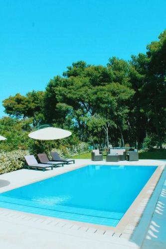 Villa Clementine with pool, sea view