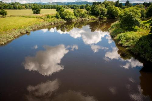 River Edge Lodges