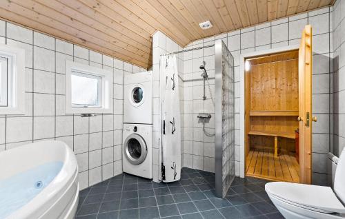 Gorgeous Home In Hemmet With Sauna