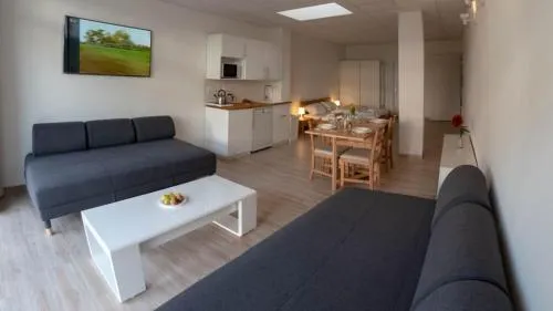 Eleonoras Ferienwohnung in Würzburg Stadt mit Terrasse und eigenen Parkplätzen vor der Tür, für große Gruppen bis zu 13 Personen geeignet in Würzburg, Deutschland