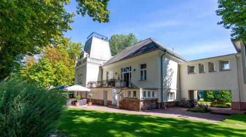 Főnix Hotel, Balatonföldvár bei Tamási