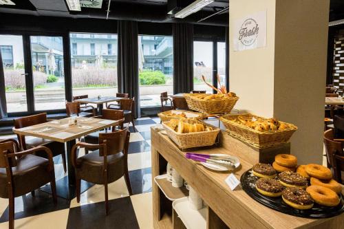 Di Verdi Imperial Hotel - image 11