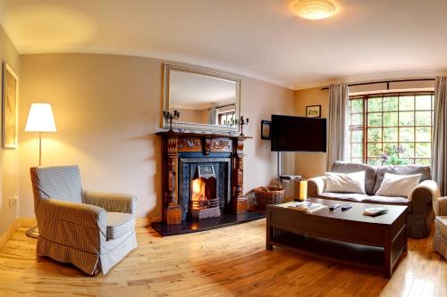 Woodside Lodge B&B - image 3