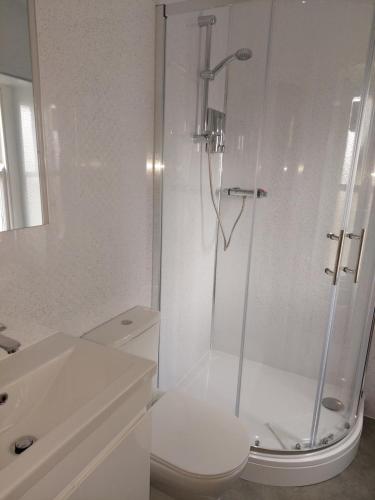 Branstone Guest House - image 6
