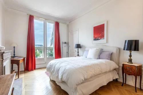 4 bedroom Luxury Eiffel Tower Apartment - image 9