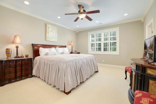 Shoreline Serenity-Direct Lake Access in Springdale, USA