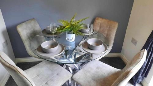 Létesítmények, New - Modern Home from Home, 3 bedrooms, 2.5 bath in Efford