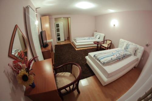 Hotel Fontana - image 5