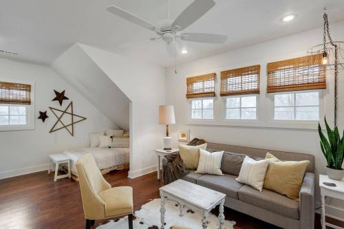 The SoFay Farmhouse- 1 MI From U of A in Fayetteville, USA