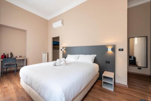 Deluxe Triple Room image 6