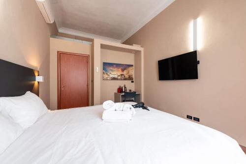 Deluxe Double Room image 5