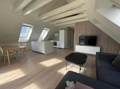 3-bedroom city center w private parking