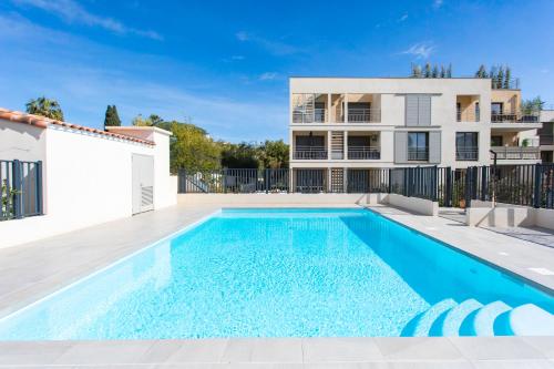 Swimming pool, A5 Staywizus - Modern Studio 5 min to Sea - Pool & Garage in Le Fournel