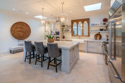 Lavish Montecito Home with Hot Tub, Patio and Gardens! in Montecito, USA