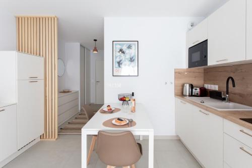 A5 Staywizus - Modern Studio 5 min to Sea - Pool & Garage in Le Fournel