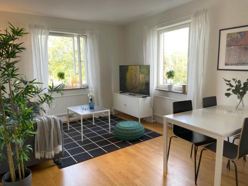 Great location, 2 bedroom Lidingo