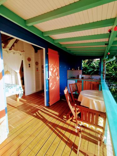 Instalações, Kaz à Rosa (Kaz a Rosa) in Petit-Bourg