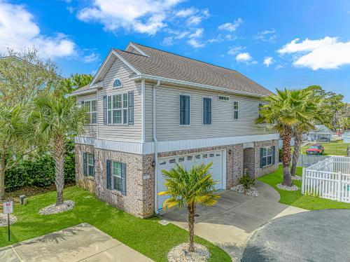 Spacious 4 Bedroom House-2 Blocks From the Ocean-2185 Sanibel Court!