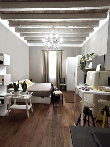 Room114 - Studio apartment near the center 2