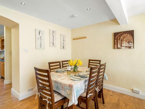 King's Apartment - image 12