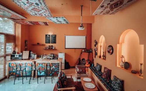 Bar/lounge, New Dap Hostel (in Grape Town) in Turpan