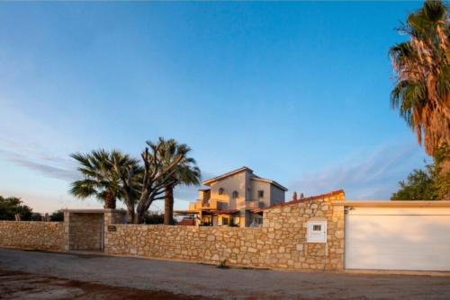 Villa Sar, a Cretan Private Retreat