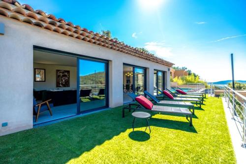 Villa prestige avec piscine et sa vue mer au calme Villa prestige avec piscine et sa vue mer au calme