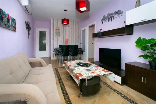 Two-Bedroom Apartment image 6