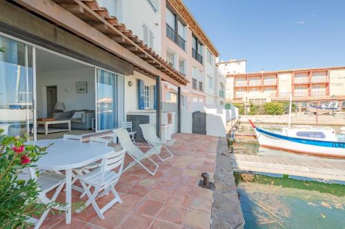 Lovely T4 with terrace in Port Grimaud - Welkeys