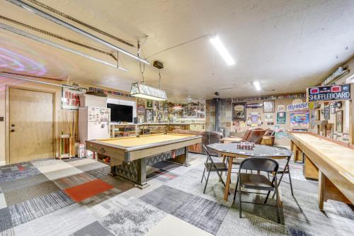 2 Fire Pits and Covered Deck Cabin in Happy Jack!