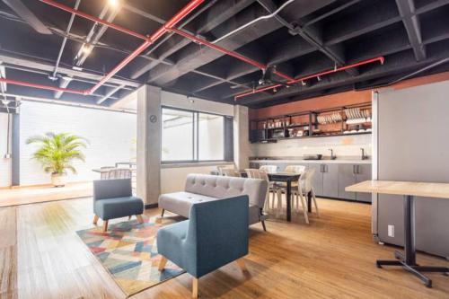 Dormitorios en Medellín con áreas comunes, Coworking - Be Together by Roots Rentals TOG HAB, Medellín