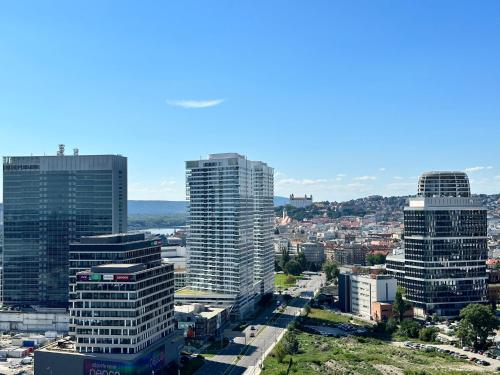 Vyhlad na mesto, 24. poschodie, free parking, Bratislava