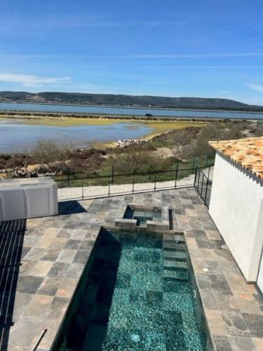 Le luxe entre mer et étang soirées interdites