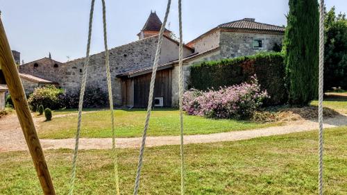 Gîte pour 4 personnes - Très bien situé pour visiter le Lot-et-Garonne - Piscine, barbecue, jardin 6000m2