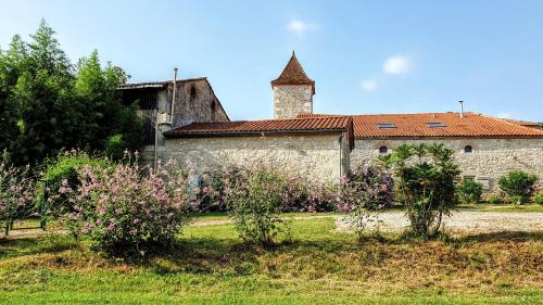 Gîte pour 4 personnes - Très bien situé pour visiter le Lot-et-Garonne - Piscine, barbecue, jardin 6000m2