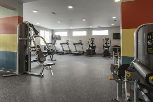 Stylish 1bdr Dwntn Private Entrance Apt w Pool Gym in Indianapolis, USA