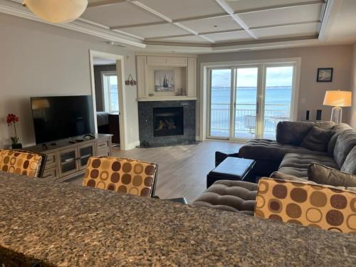 First Class Suite on East Grand Traverse Bay in Traverse City, USA