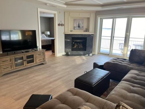 First Class Suite on East Grand Traverse Bay in Traverse City, USA