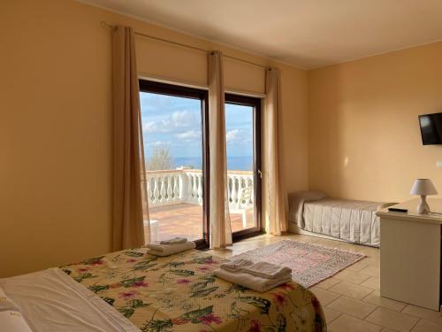 B&B Domus Aurea Tropea Room Type - Triple Room with Sea View